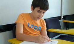 İzmirli Metehan Japonya'daki matematik yarışmasında bronz madalya kazandı