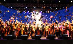 İEÜ'de 5 günlük mezuniyet şöleni