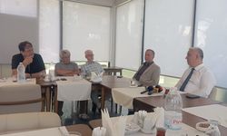 Bergama Belediye Başkanı, 19 meclis üyesi ile Yeni Parti'ye geçti