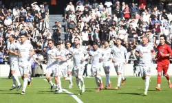 Altay, tüm belirsizliklere rağmen sahaya iniyor