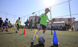 İzmirli çocuklara müjde: Ücretsiz futbol kursları başladı!