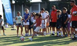 Çeşme'de Yaz Spor Okulları başladı: Çocuklara 10 branşta eğitim