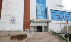 Çiğli Meclisi’nde soruşturma izni gerilimi: Sayı tartışması büyüdü, 33 kişi mi, 3-4 kişi mi?