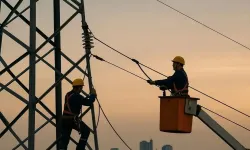 Çiğli ve Karşıyaka'daki elektrik kesintileri vatandaşı isyan ettirdi: Enerji şirketine 'altyapı' çağrısı