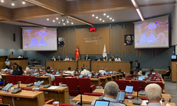 İzmir Büyükşehir Belediye Meclisinde CHP grubunda çatlak: Kendi üyelerinden ret oyları