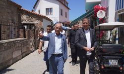 Başkan Tugay Seferihisar'da sahaya çıktı, çalışmaları yerinde inceledi