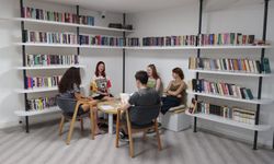 Konak’ın gençlik merkezlerine Belçikalı ve Kıbrıslı gençlerden tam not