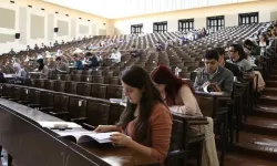 Üniversiteye dönüş yolu açıldı! Kimler öğrenci affından yararlanacak?