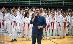 Bornova’da siyah kuşak heyecanı: 600 sporcu Dan sınavında buluştu
