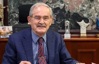 86 yaşındaki Yılmaz Büyükerşen, 6. kez aday!