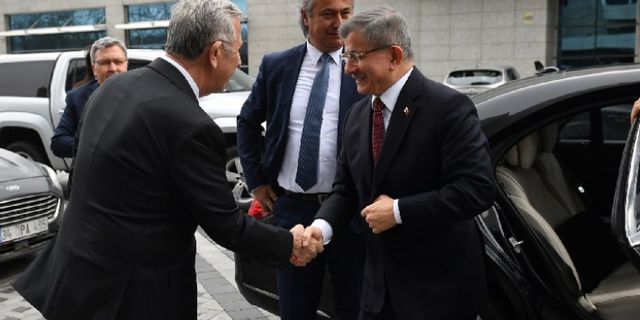 Ahmet Davutoğlu'ndan Mansur Yavaş'a ziyaret