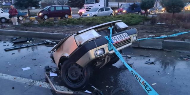 Nevşehir'de feci kaza: Otomobil ikiye bölündü