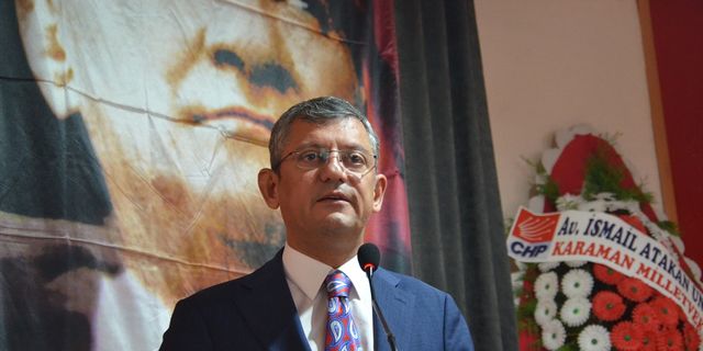 Enver Aysever, Özgür Özel'i topa tuttu: Bize ne, Özgür Özel, bize ne!