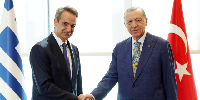 Cumhurbaşkanı Erdoğan, Yunanistan Başbakanı Kiriakos Miçotakis ile görüştü