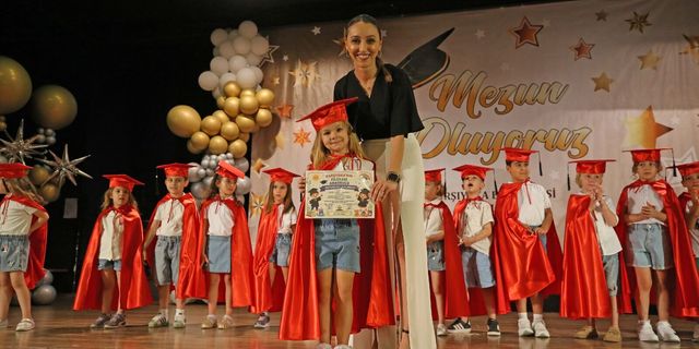 Karşıyaka Belediyesi anaokullarında mezuniyet heyecanı
