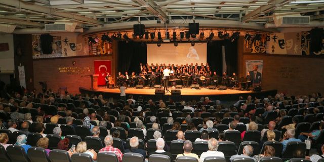 Karşıyaka yaza şarkılarla ‘merhaba’ dedi