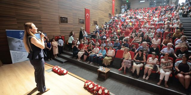 Konaklı çocuklar yıl sonu coşkusunu Başkan Mutlu’yla paylaştı