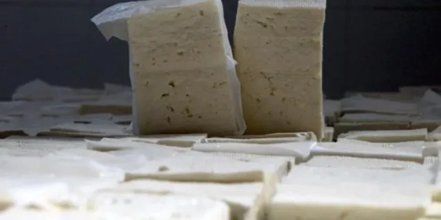 Ünlü markanın peynirinde 'listeria bakterisi' iddiası... Raflardan toplatılıyor!