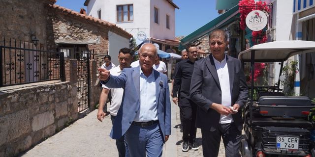 Başkan Tugay Seferihisar'da sahaya çıktı, çalışmaları yerinde inceledi