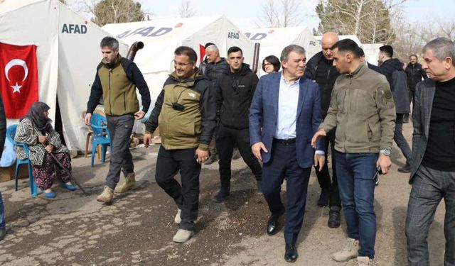 Abdullah Gül fotoğraf paylaştı: Acı ve yıkımın tarifi mümkün değil