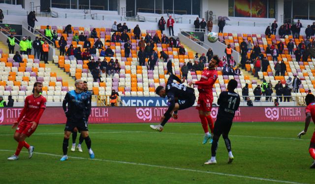 Adana Demirspor deplasmandan 3 puan ile dönüyor!