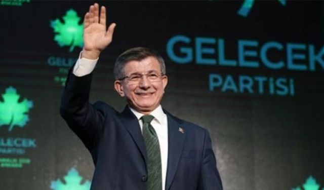 Ahmet Davutoğlu AK Parti'nin başörtüsü anayasa değişikliği teklifi için çağrı yaptı