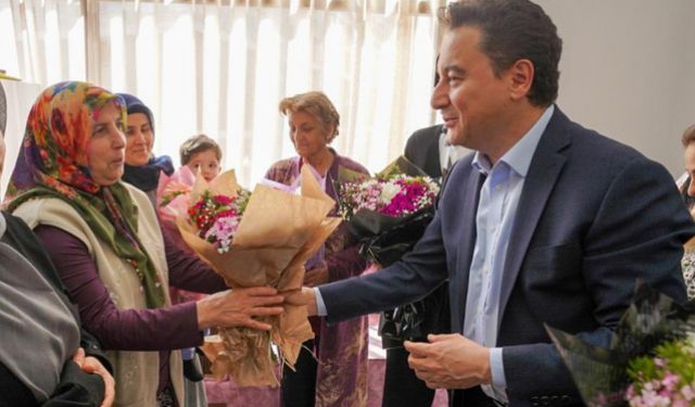 Ali Babacan'dan depremzedelere kadınlar günü ziyareti