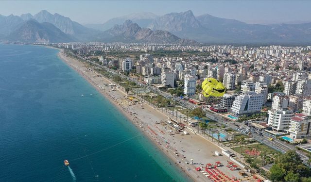 Antalya'da yabancı emlakçı sayısı yerli emlakçıları geçti