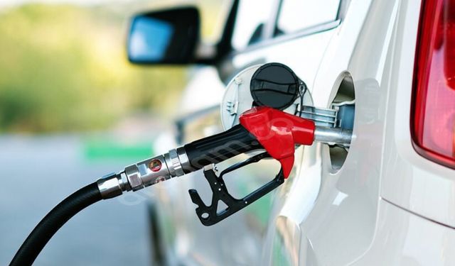 Benzine ve motorine bu gece indirim geliyor