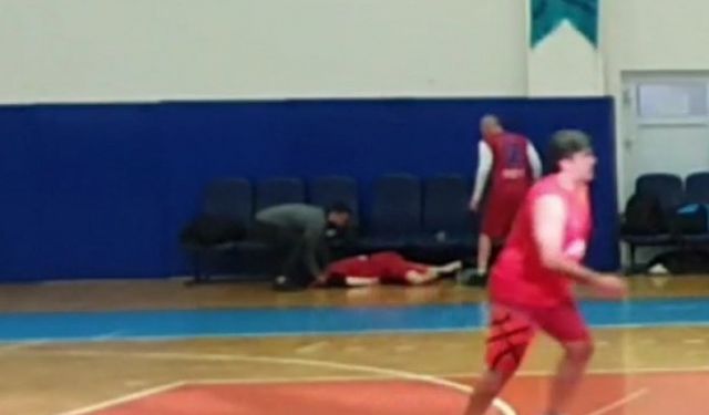 Bursa'ya turnuva için gelen eski basketbolcu fenalaşarak hayatını kaybetti