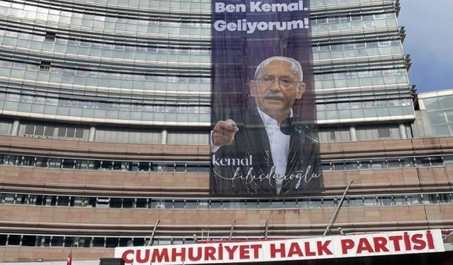 CHP Genel Merkezi'nde dikkat çeken pankart! 'Ben Kemal, geliyorum!'