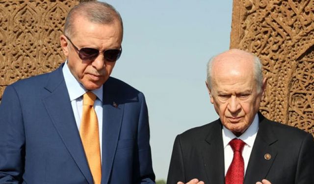 Cumhurbaşkanı Erdoğan ve Bahçeli'den Selçuklu mezarlığına ziyaret