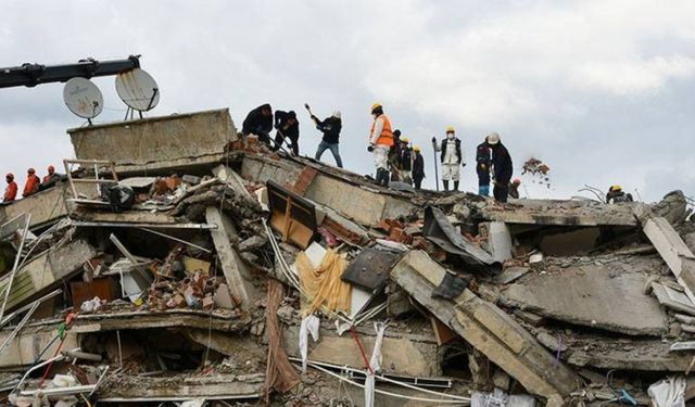 Deprem bölgelerinde 124 kişi yağma ve hırsızlıktan tutuklandı