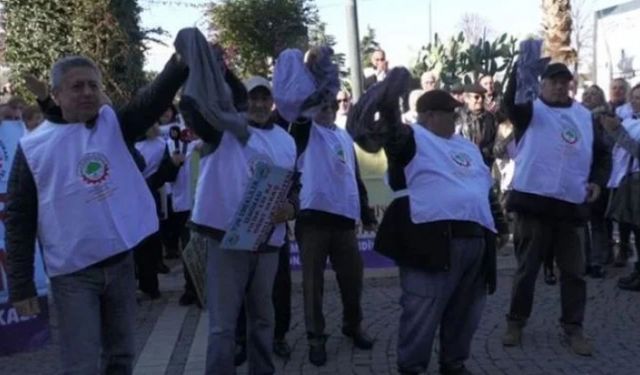 Emeklilerden donlu protesto: Bir canımız bir de donumuz kaldı