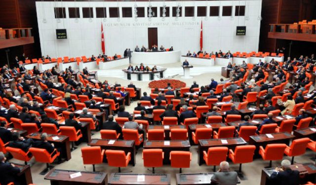 Emeklileri sevindirecek teklif AKP ve MHP oylarıyla reddedildi