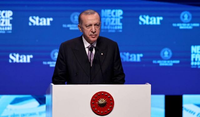 Erdoğan Necip Fazıl Ödülleri'nde ! 'Tek parti zihniyetinin sözde dilde sadeleşme faaliyetleri...'