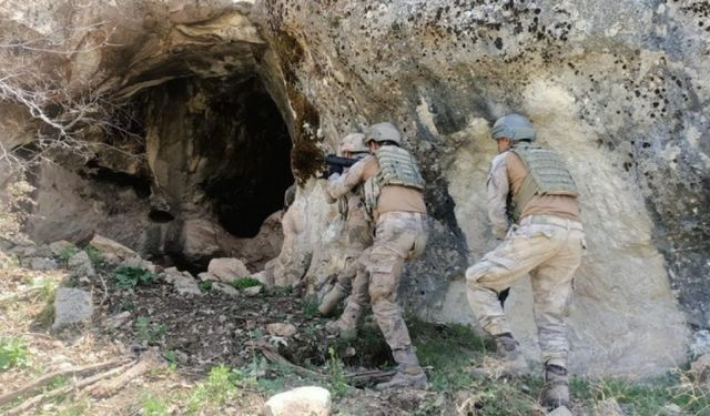 Eren Abluka'da PKK'ya ait 4 depo imha edildi