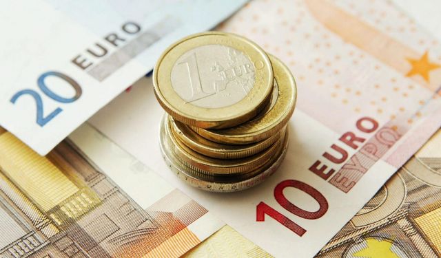 Euro rekorun eşiğinde! Euro kaç TL? Dolar kaç TL? Dolar ve euro fiyatları 25 Ocak! Döviz piyasalarında son durum