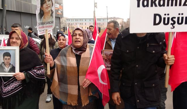 Eyleme katılan anne isyan etti! Kılıçdaroğlu bu anneleri ve babaları niye görmüyor?