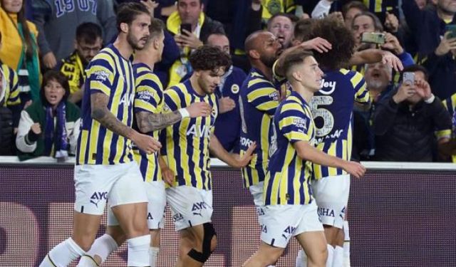 Fenerbahçe, Başakşehir'i yenerek liderlik koltuğuna oturdu