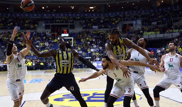 Fenerbahçe Beko evinde yaralı!