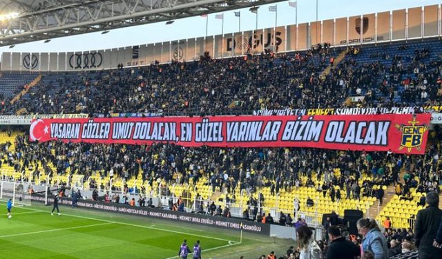 Fenerbahçe tribünleri Kadıköy'ü inletti! Hükümete istifa çağrısı