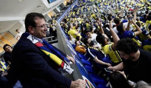 Fenerbahçe tribünlerinden Ekrem İmamoğlu'na destek!