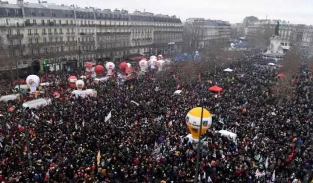 Fransa'da ortalık savaş alanı! Macron’un yasası onbinlerce kişiyi ayaklandırdı