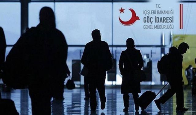 Göç İdaresi Başkanlığı: 'Geçtiğimiz ay 10 bin 520 düzensiz göçmen sınır dışı edildi'