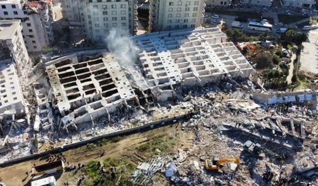 Hatay'da cennetten bir köşe diye satılıyordu! Futbolcuların da olduğu rezidans yerle bir oldu