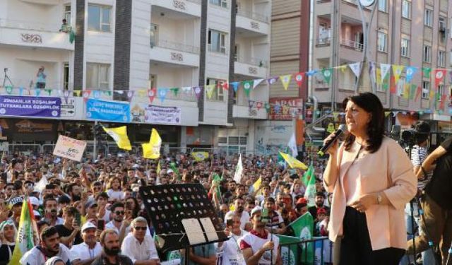 HDP'li Pervin Buldan Van'da partililere seslendi: Seçimlere iki ittifakla giriyoruz