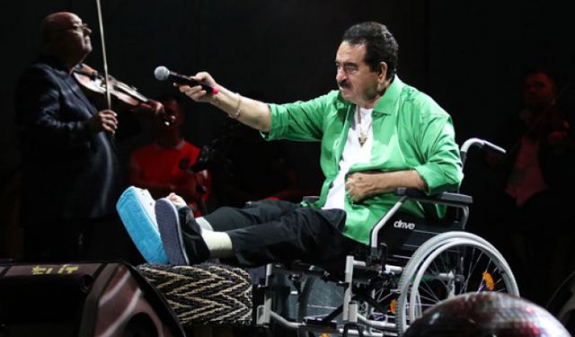 İbrahim Tatlıses Manisa'da yine tekerlekli sandalyeyle sahneye çıktı
