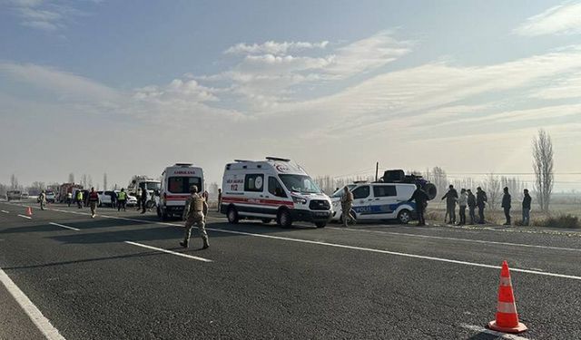 Iğdır'da zırhlı aracın devrilmesi sonucu 12 asker yaralandı