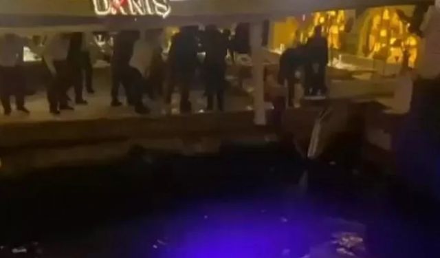 İstanbul, Bebek'te facia: Restoranın olduğu iskele çöktü, denize düştüler!